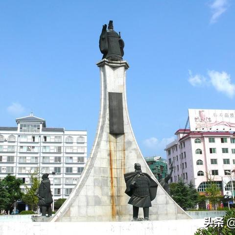 衣不曳地